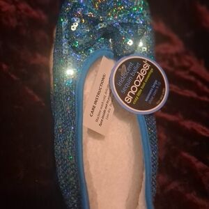 Snoozies Women's Sparkly Blue Slippers
